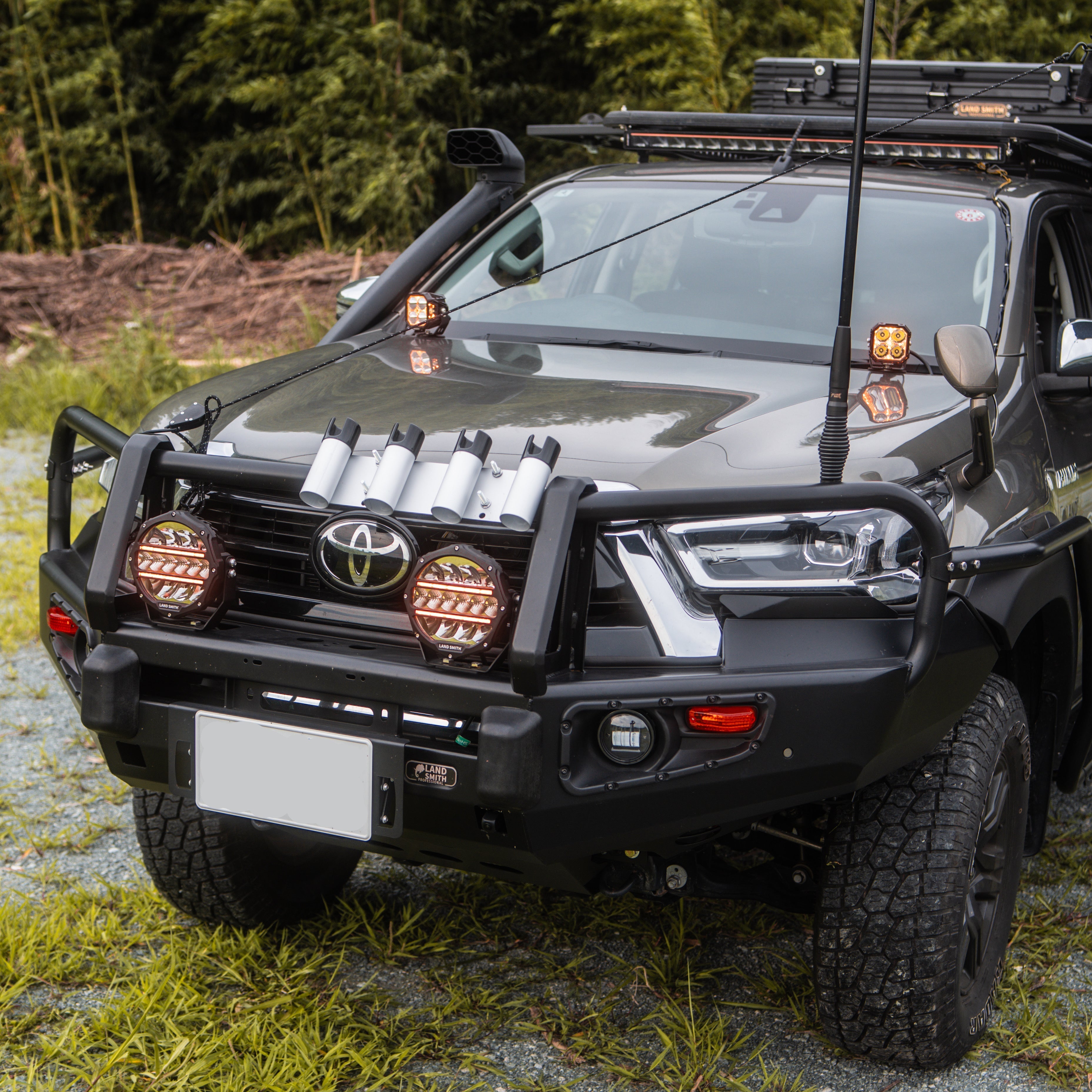 2020+ X and Z Toyota Hilux BULL BAR（後期型 X , Z 専用）