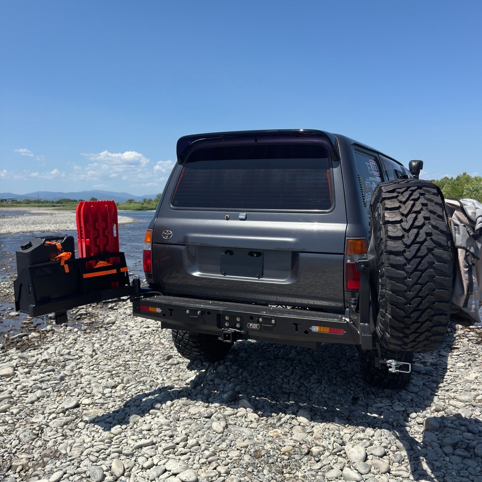 1990～1997 Toyota LC80 Rear Swing Bumper Tire Carrier (リア